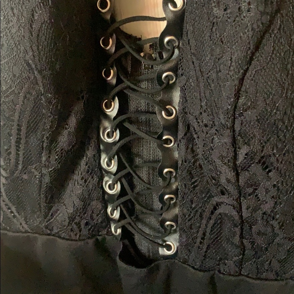 Charlotte Ruse dress - Picture 7 of 8